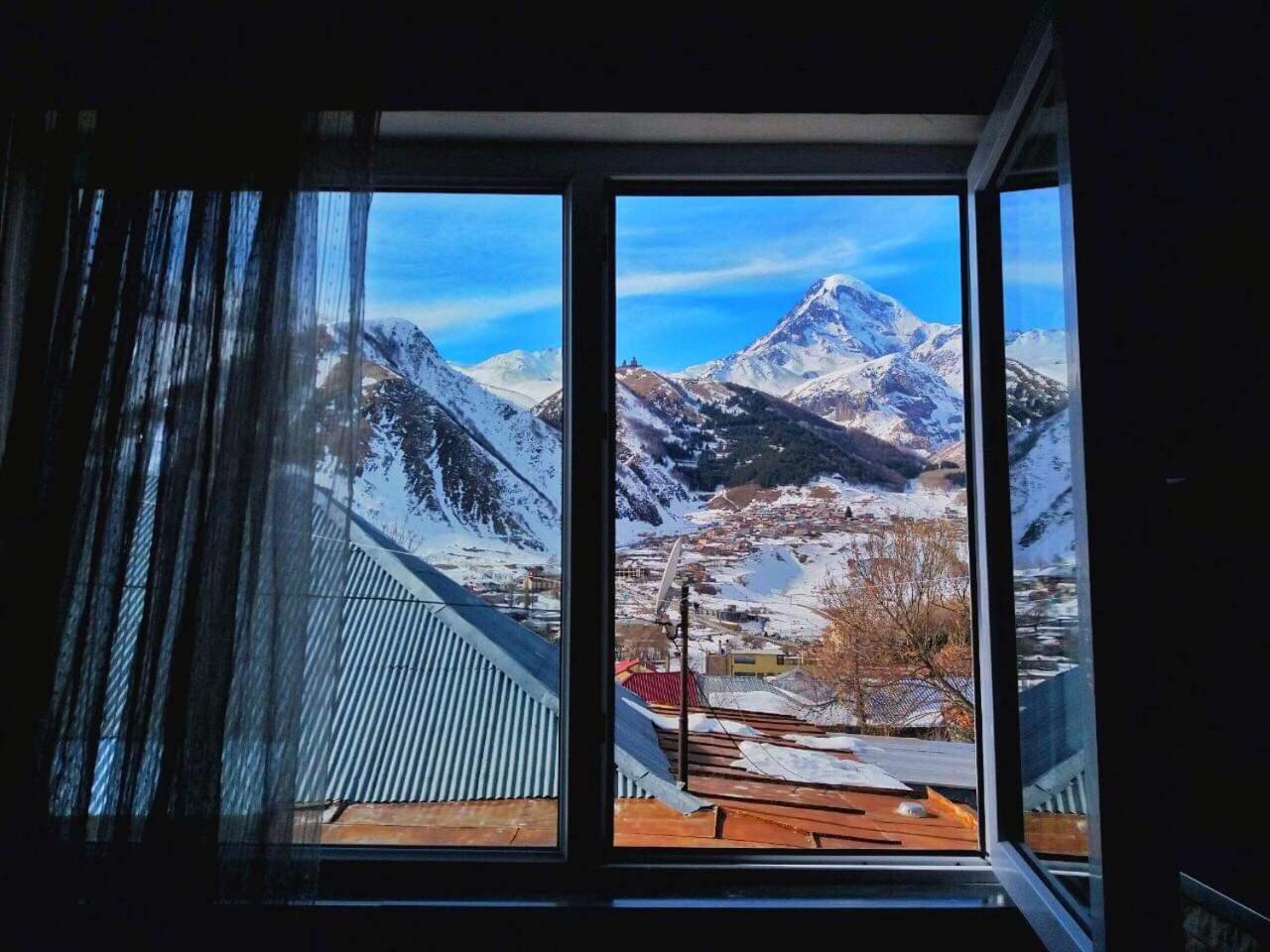 Hotel Nestt Казбеги Екстериор снимка